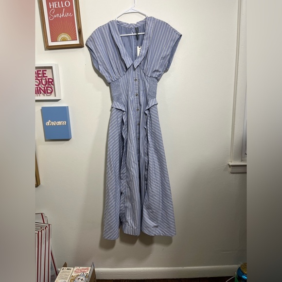 By Anthropologie Short-Sleeve V-Neck Pleated Midi Dress - Picture 6 of 10
